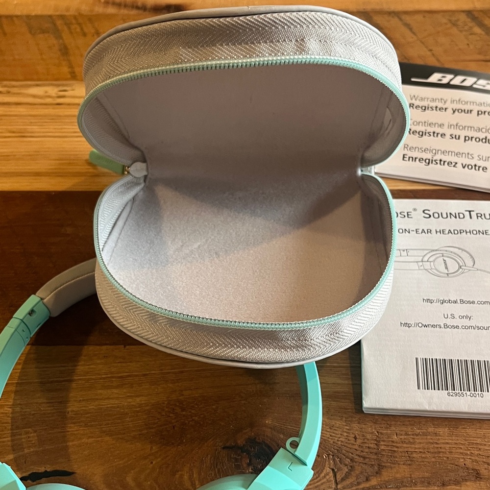 Bose SoundTrue Headphones - Turquoise and Gray - Picture 4 of 4